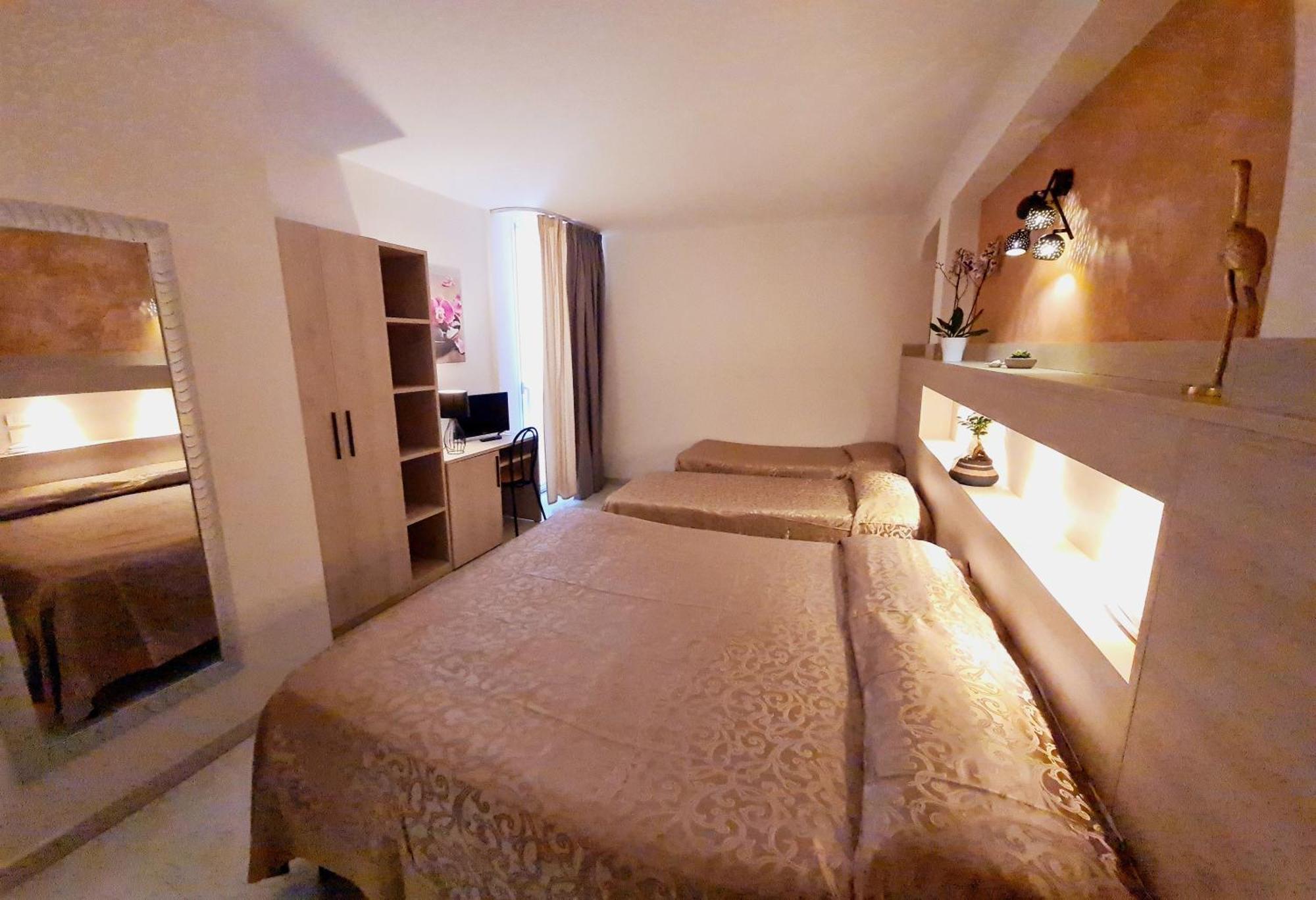 Hotel Laura チェゼナーティコ 部屋 写真