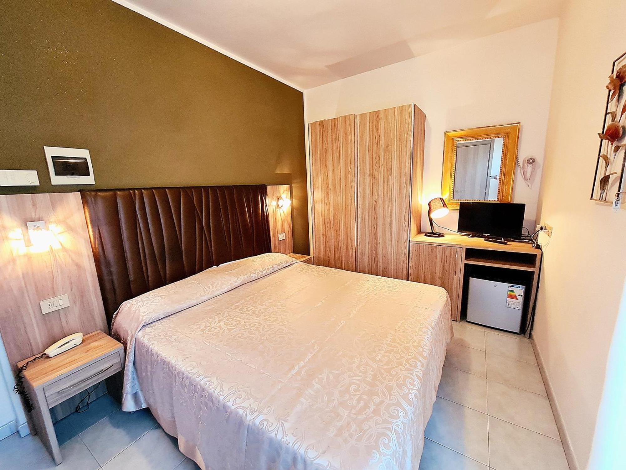 Hotel Laura チェゼナーティコ 部屋 写真