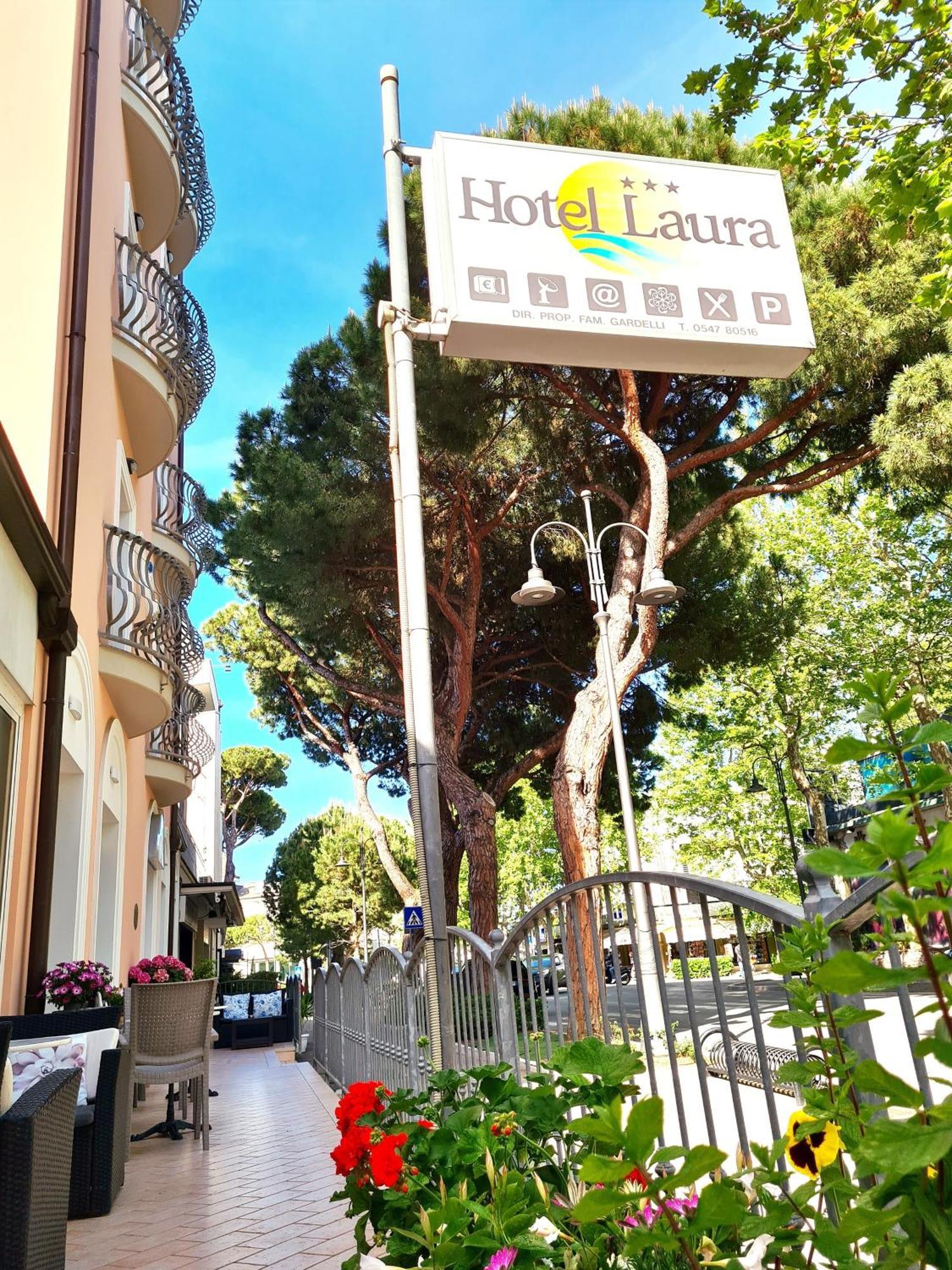 Hotel Laura チェゼナーティコ エクステリア 写真